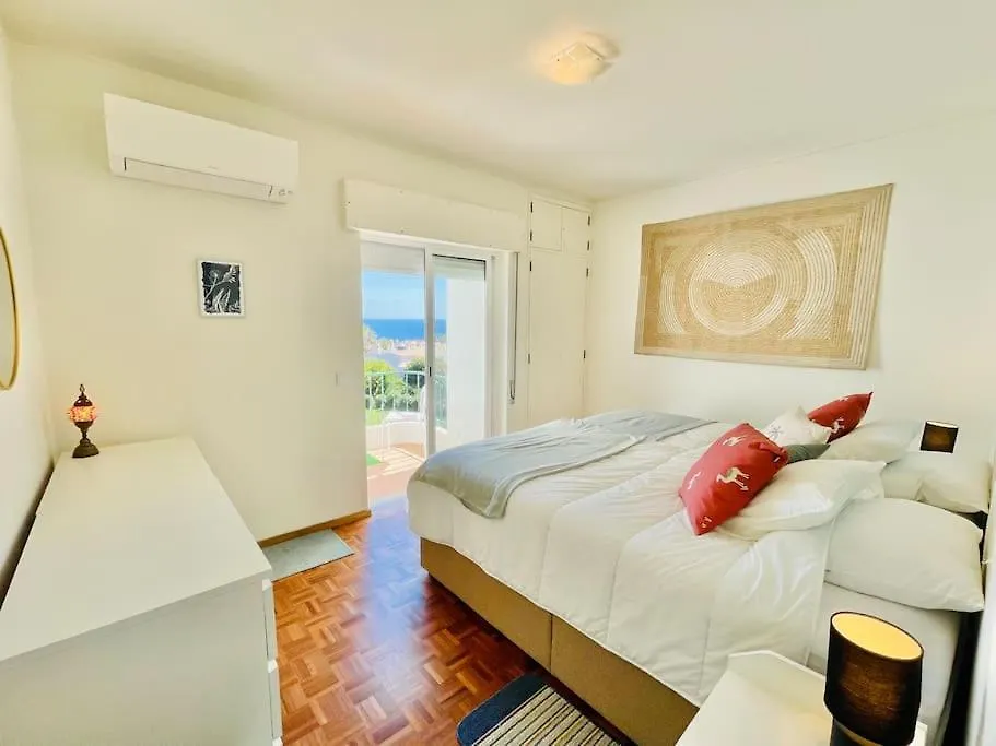 Avenue Q, Beach Apartment In Luz Portogallo