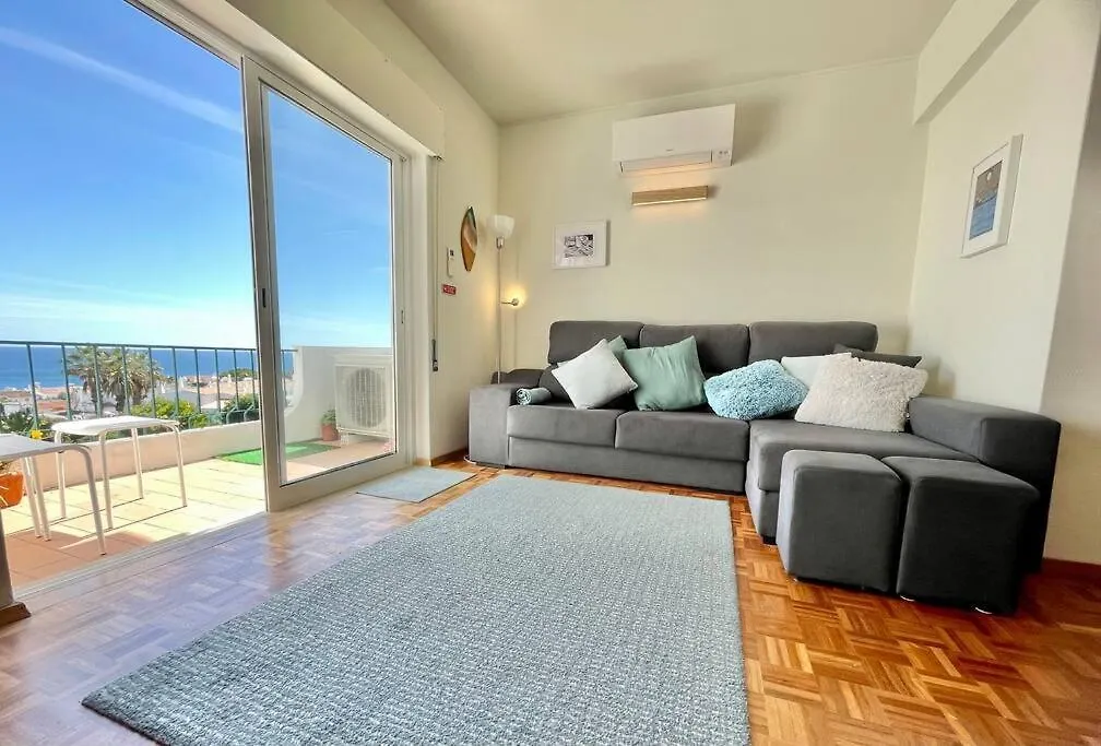 Avenue Q, Beach Apartment In Luz location