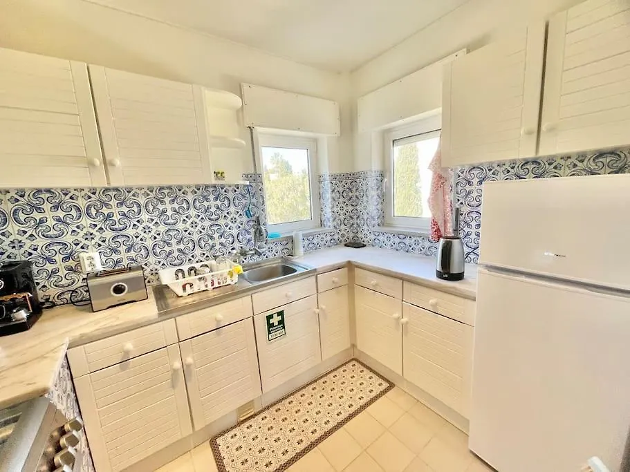Avenue Q, Beach Apartment In Luz